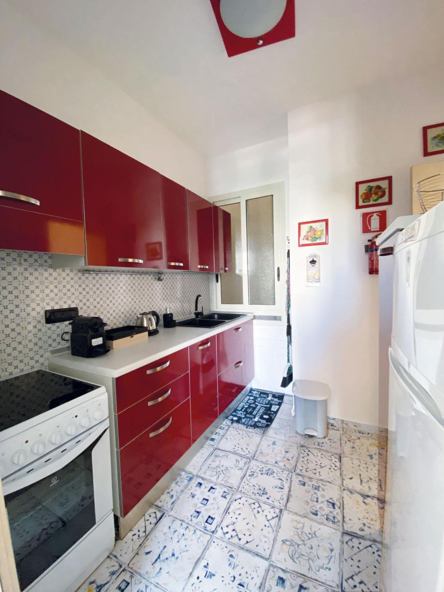 Beautiful Renovated Apartment ,Next To The Beach ! Air-C, Free Parking! Nice Buitenkant foto