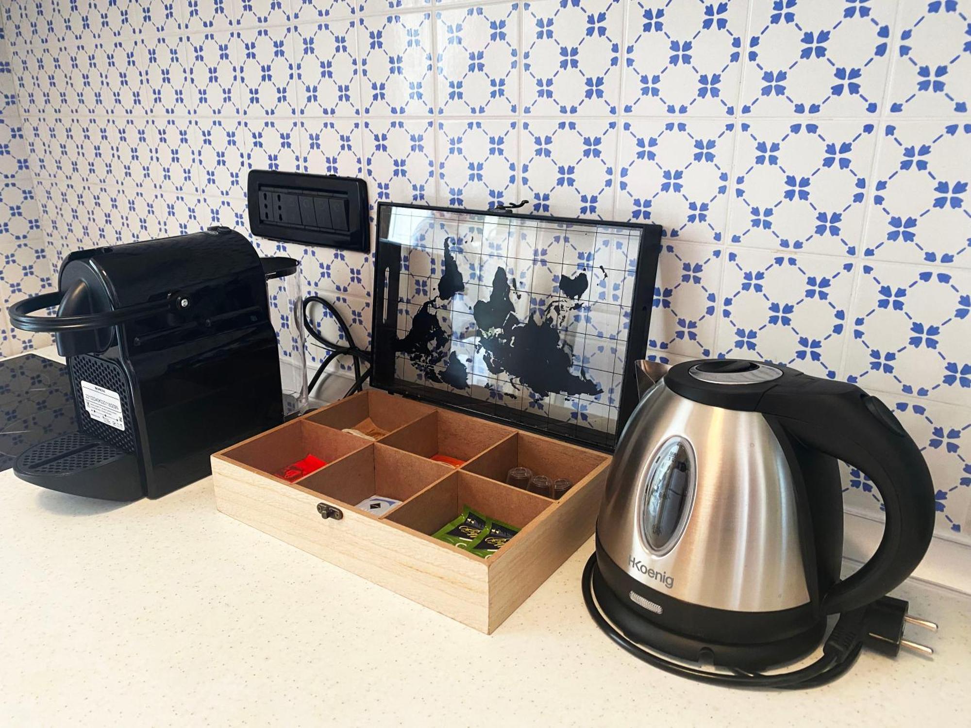 Beautiful Renovated Apartment ,Next To The Beach ! Air-C, Free Parking! Nice Buitenkant foto