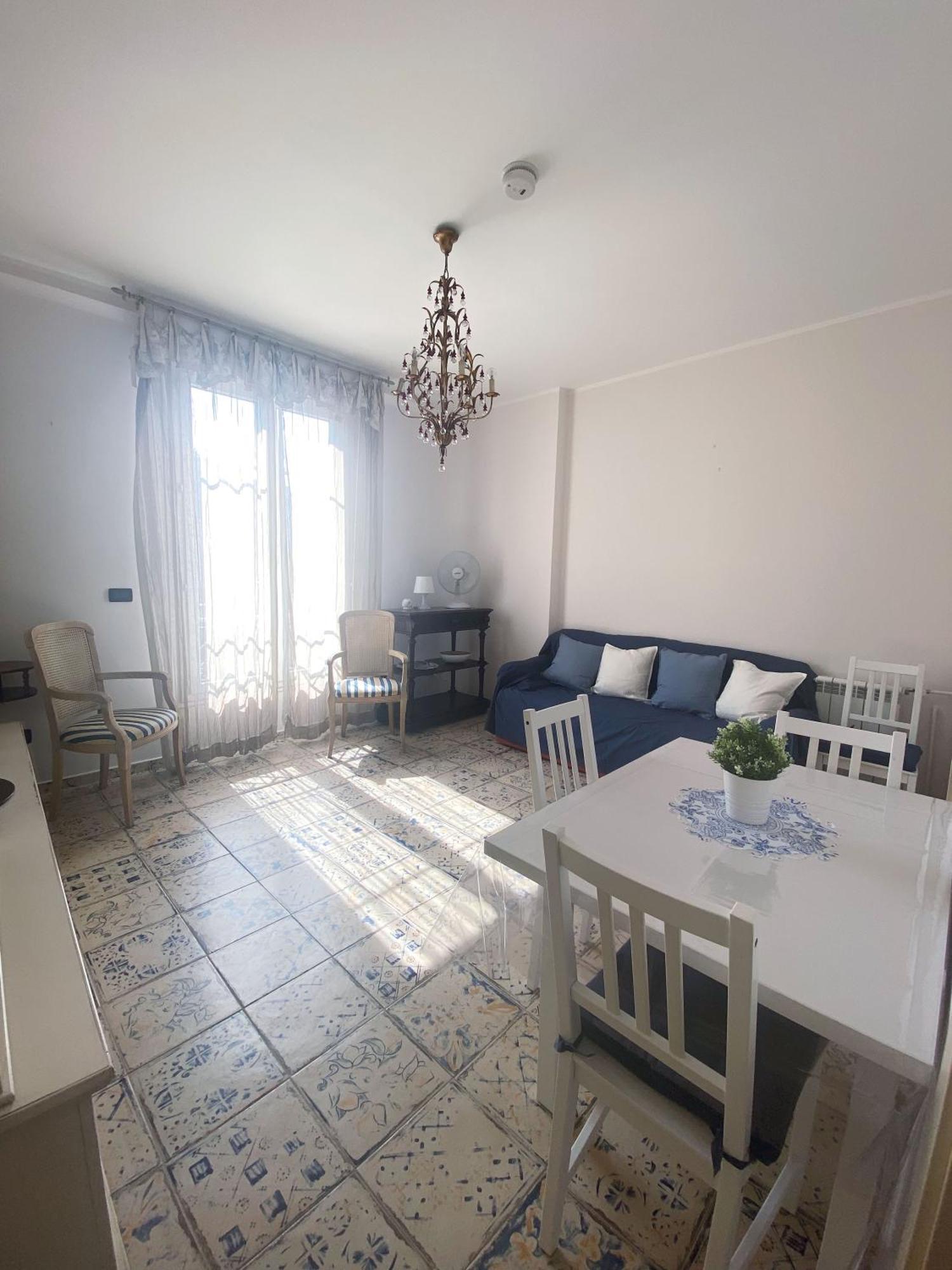 Beautiful Renovated Apartment ,Next To The Beach ! Air-C, Free Parking! Nice Buitenkant foto